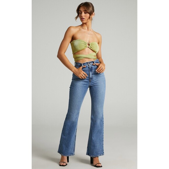 Levis Premium Womens Denim Jeans 70s High Rise Flare Med Blue Wide Leg NWT